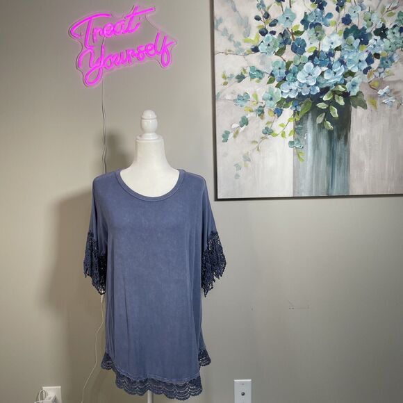 Umgee Blue Tunic T-shirt Lace Sleeve Hem Size Small Screw Neck Vintage Wash Boho - Picture 1 of 9